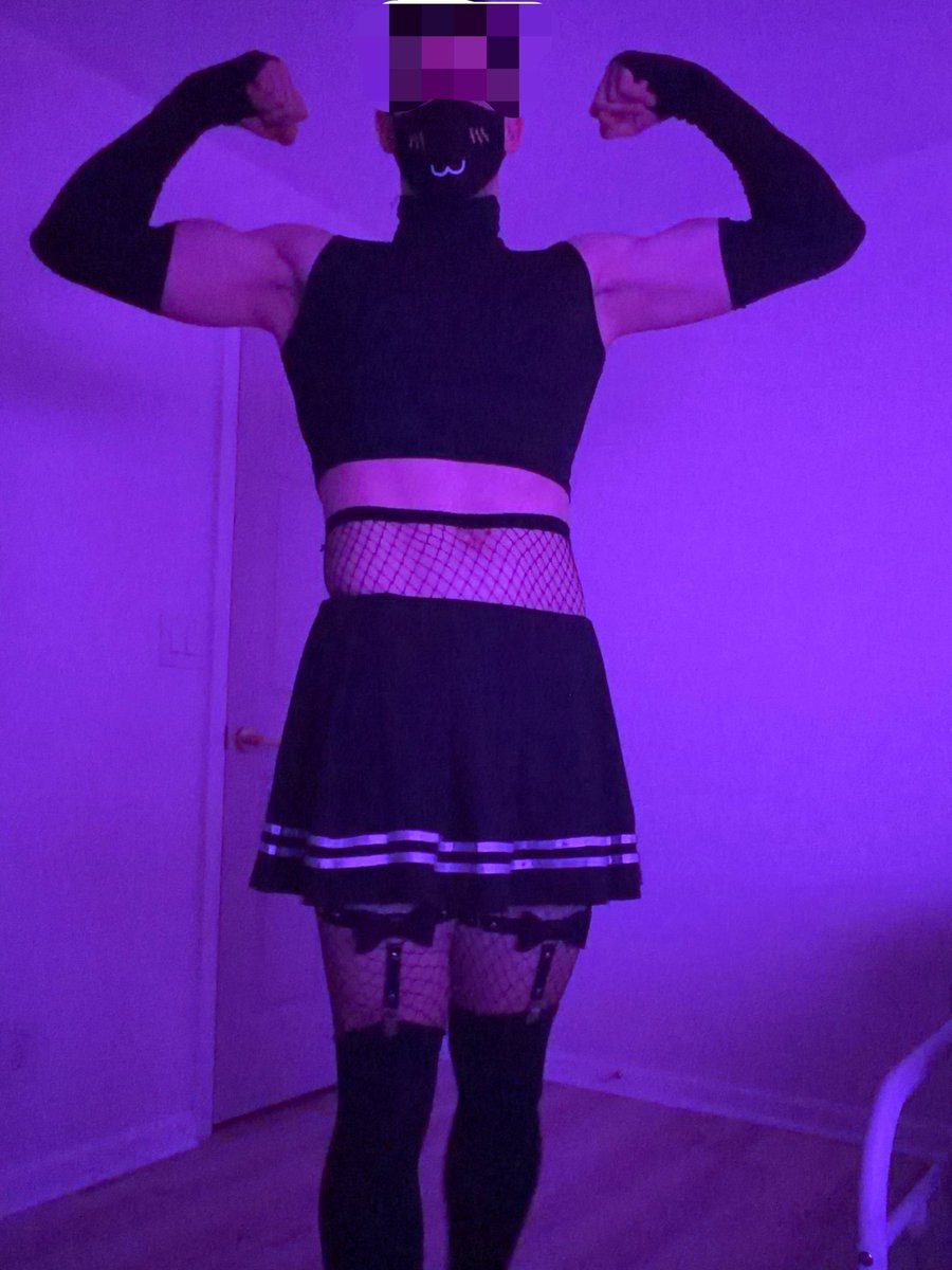 R8Airi's tweet photo. Skirts give a str buff :3
I need new ones tho lol this one’s kinda chopped😂😭 https://t.co/gPAXM6nxvy