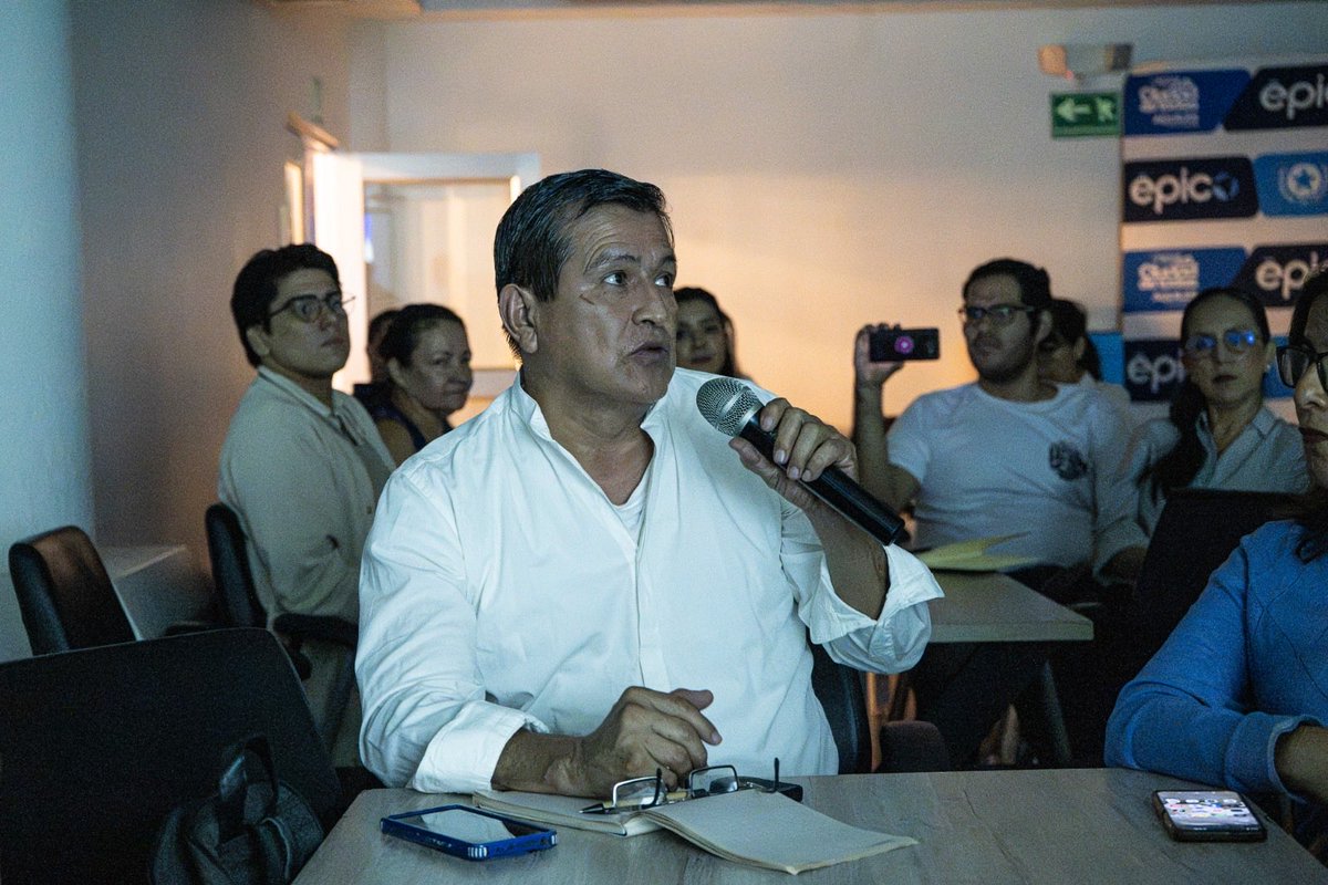 EpicoGye's tweet photo. ¡Inició IA 360!🚀

En el marco de Julio Mes Tech, ÉPICO y ACNUR dieron inicio a este programa de formación que, durante julio, fortalecerá las habilidades en inteligencia artificial de emprendedores y ciudadanía. La primera jornada estuvo enfocada en la automatización de tareas. https://t.co/20K0LCAd66