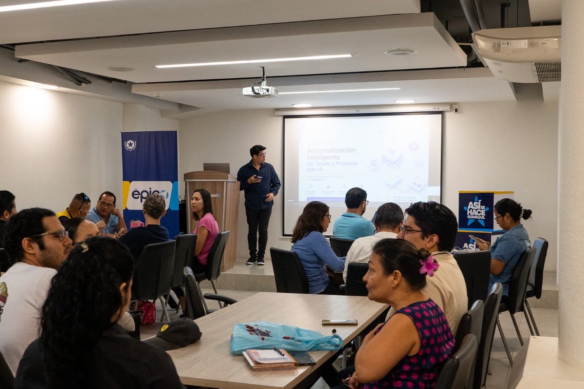 EpicoGye's tweet photo. ¡Inició IA 360!🚀

En el marco de Julio Mes Tech, ÉPICO y ACNUR dieron inicio a este programa de formación que, durante julio, fortalecerá las habilidades en inteligencia artificial de emprendedores y ciudadanía. La primera jornada estuvo enfocada en la automatización de tareas. https://t.co/20K0LCAd66