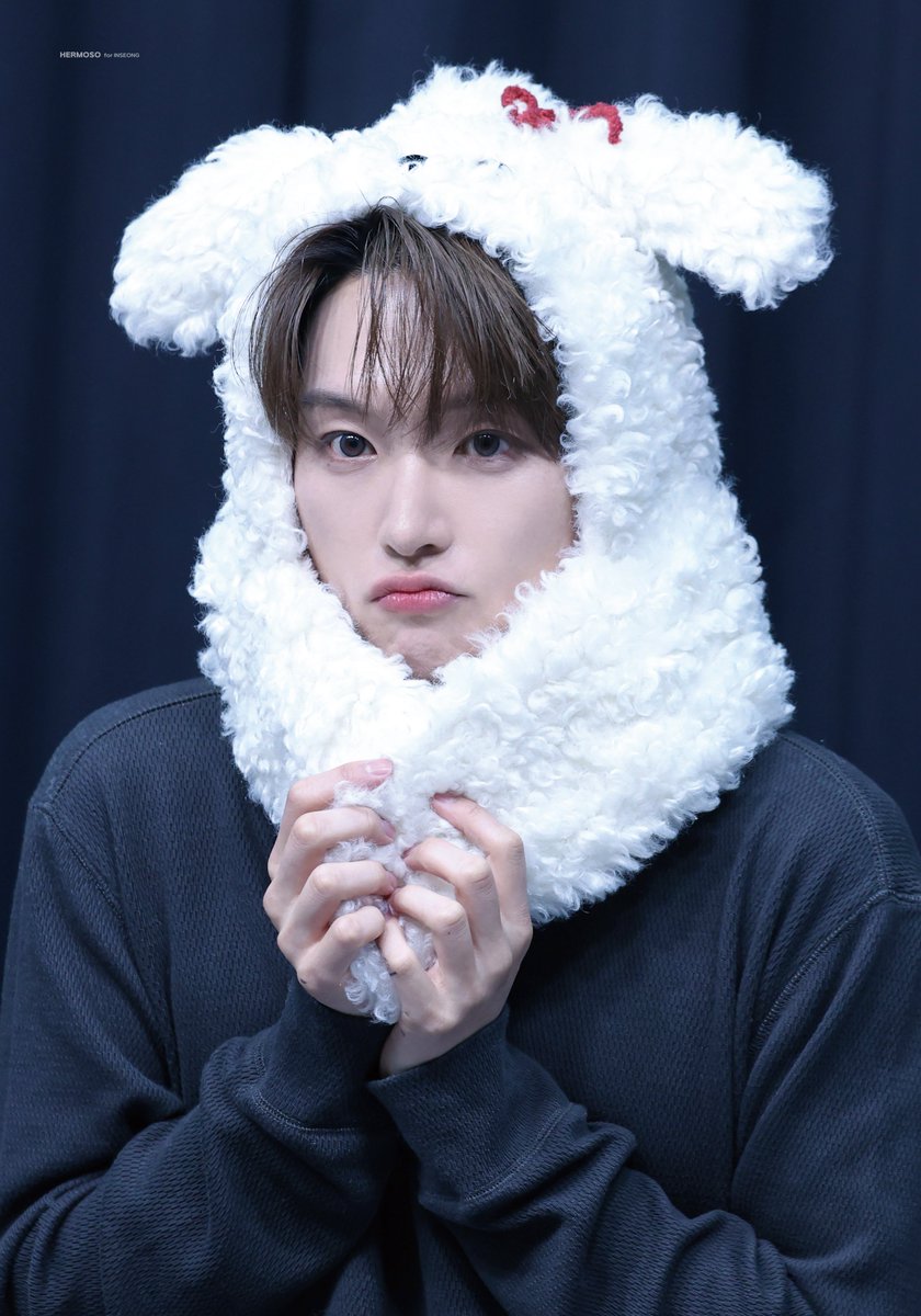 Hermoso712's tweet photo. 260307 제이제이뮤즈
#인성 #김인성 #INSEONG #インソン #SF9 https://t.co/8tF7phrwn8
