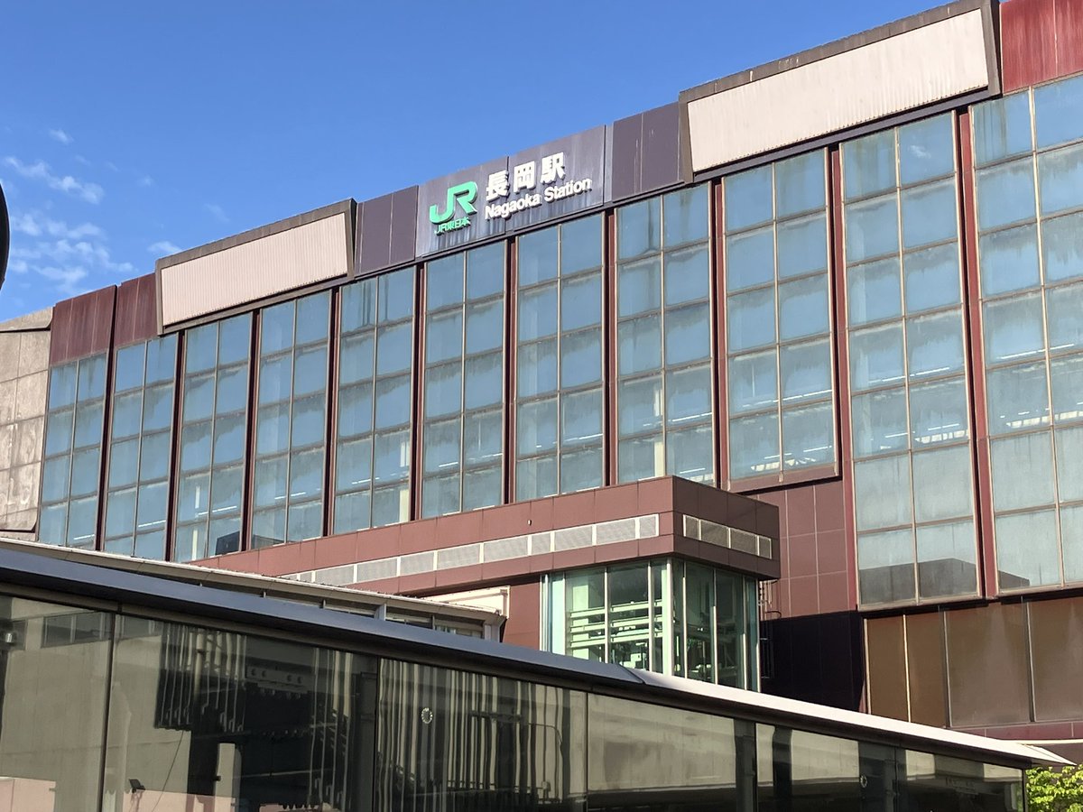 長岡総括 地方都市。若い子も結構いる。建物がすべて古い、お店自体は
