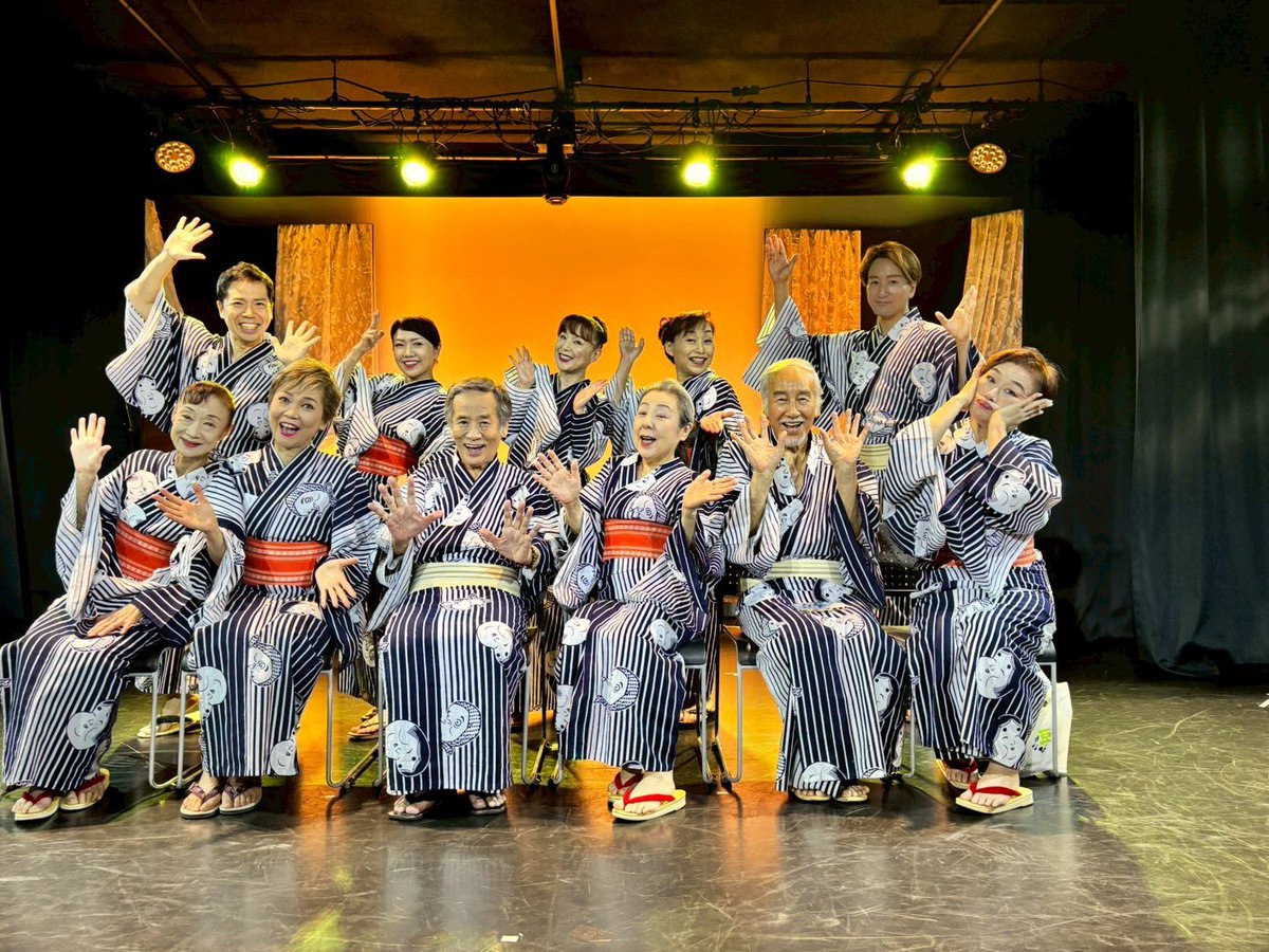 serika0614's tweet photo. 新世界ZAZA、コピペ朗読一寸劇場、無事終演いたしました。
色んなジャンルの物語、泣ける話、恐ろしい怪談話、教わることが多く、そして、家族のような温かくて楽しい座組で
とても幸せでした。
お越しくださいましたお客様、ありがとうございました🙇‍♀️
#大咲せり花 https://t.co/0GGb5jGPJj
