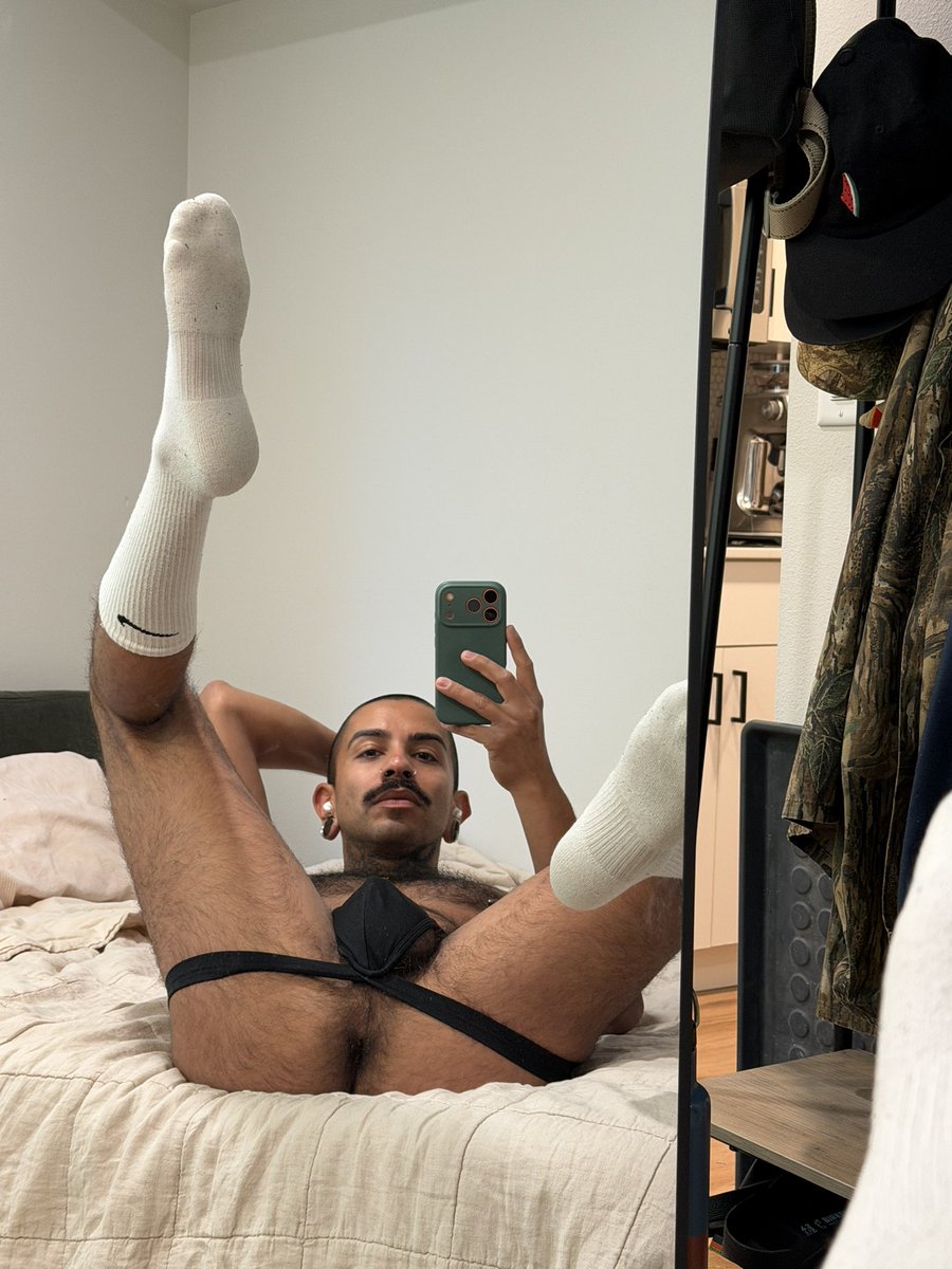 quesadillx_'s tweet photo. Do y’all like my new apartment? https://t.co/nBs6XjRaTg