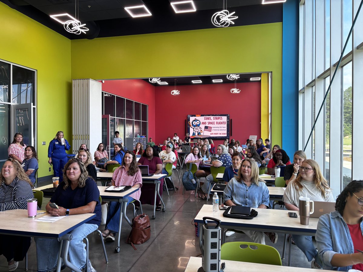 AndreaATimR6's tweet photo. We had an amazing day of training with Region 6 Librarians, Gifted Specialist, and STEM teachers for our annual Technology day. It was even cooler being hosted by Challenger Learning Center. https://t.co/5uTK2fbV2y