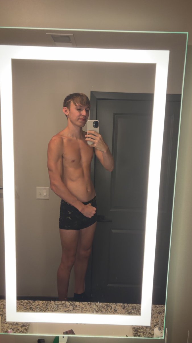 TJ_Tease's tweet photo. Twink with massive 🍆 https://t.co/64nFHgDBCr