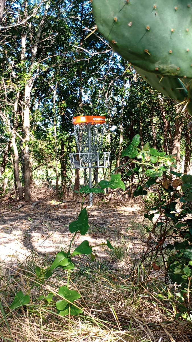 JWescott0919's tweet photo. After work round 
I'm not a professional, I just like to play https://t.co/qv6Ej1CVyZ