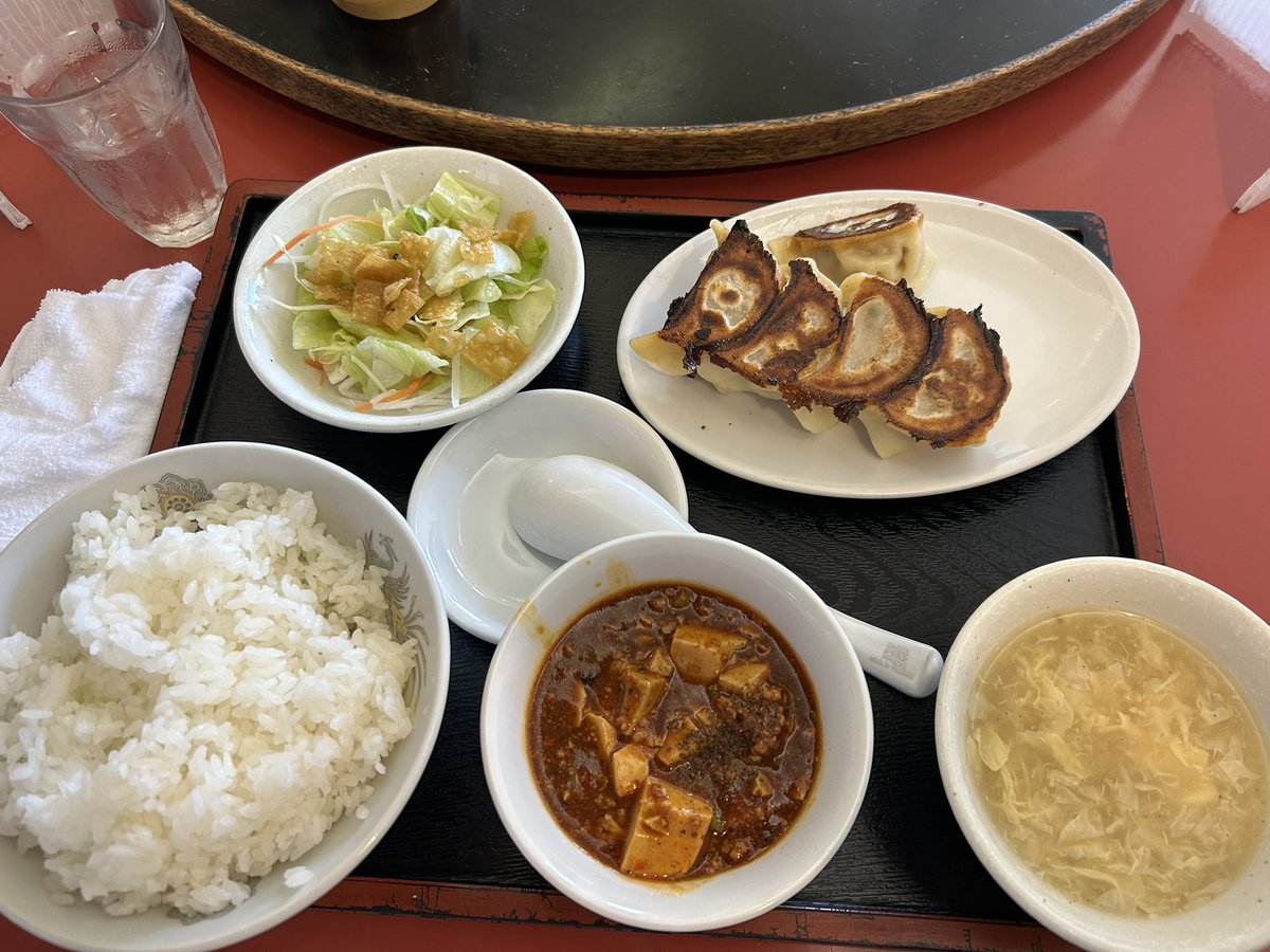 tmhr_rhmt's tweet photo. 昨日食べたもの、
お昼に餃子食べたのに、夜にラーメンぶち込んでた。 https://t.co/b5CMoYWuFG