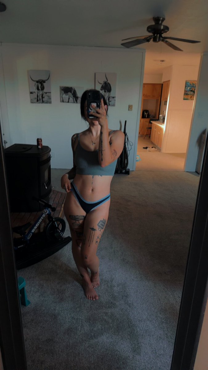kylss_97's tweet photo. Selling content https://t.co/4tED9lWB7x