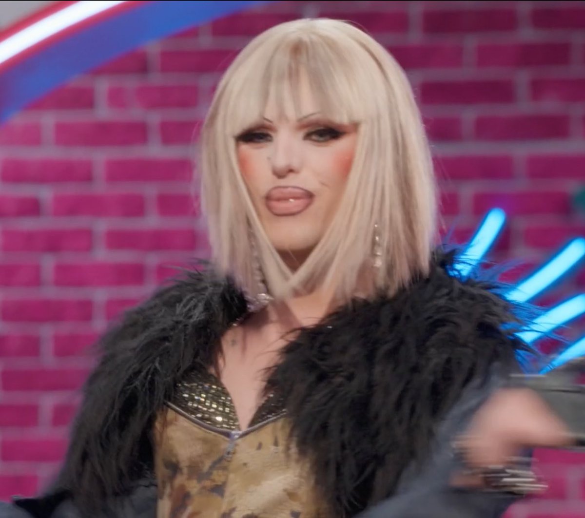 KINA2_2's tweet photo. Sami looks so good I can already see the difference from her original season shes so cool
#CanadasDragRace
#CanadasDragRaceAllStars https://t.co/zFHJ8uJNvm