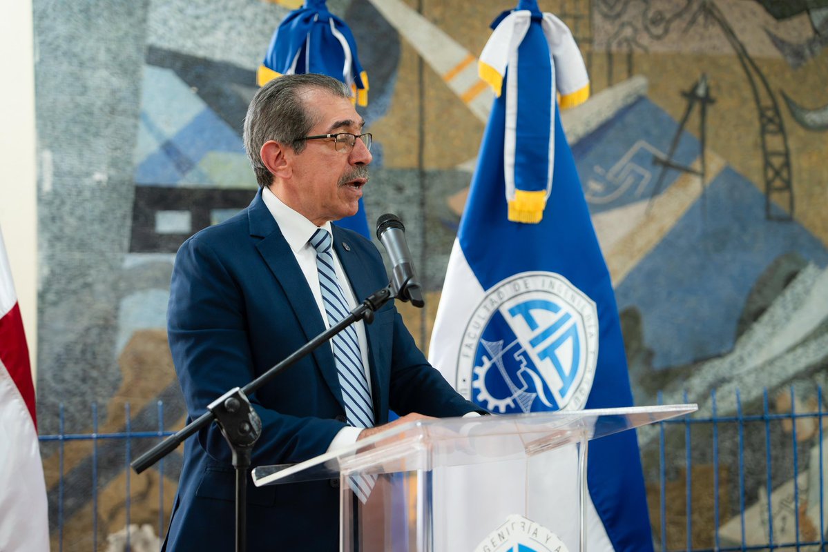 itobisono's tweet photo. Participamos junto al rector de la UASD, Jorge Asjana David (@jorgeasjanad), en el acto de inicio de los trabajos de rehabilitación de la Facultad de Ingeniería y Arquitectura, una obra que contribuirá a fortalecer los espacios donde se forman los profesionales que impulsan el desarrollo de nuestro país.

Agradezco el reconocimiento que me fue entregado por las autoridades de la academia. Mi agradecimiento al rector Jorge Asjana David y al decano de la Facultad de Ingeniería y Arquitectura, Ing. Omar Segura, por este gesto que recibo con honor y compromiso.