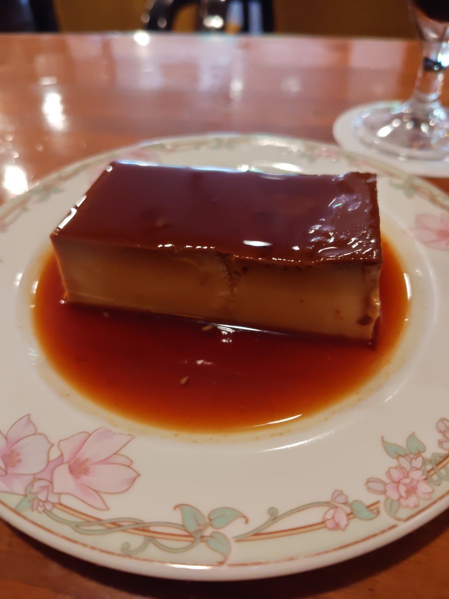 fururi555's tweet photo. 来たからには朝でもプリンを食べていかないと🤤

く～っ 自分もこのカラメルに浸りてー😆
#珈琲舎のだ #のだプリン https://t.co/xAhGF4ELVJ