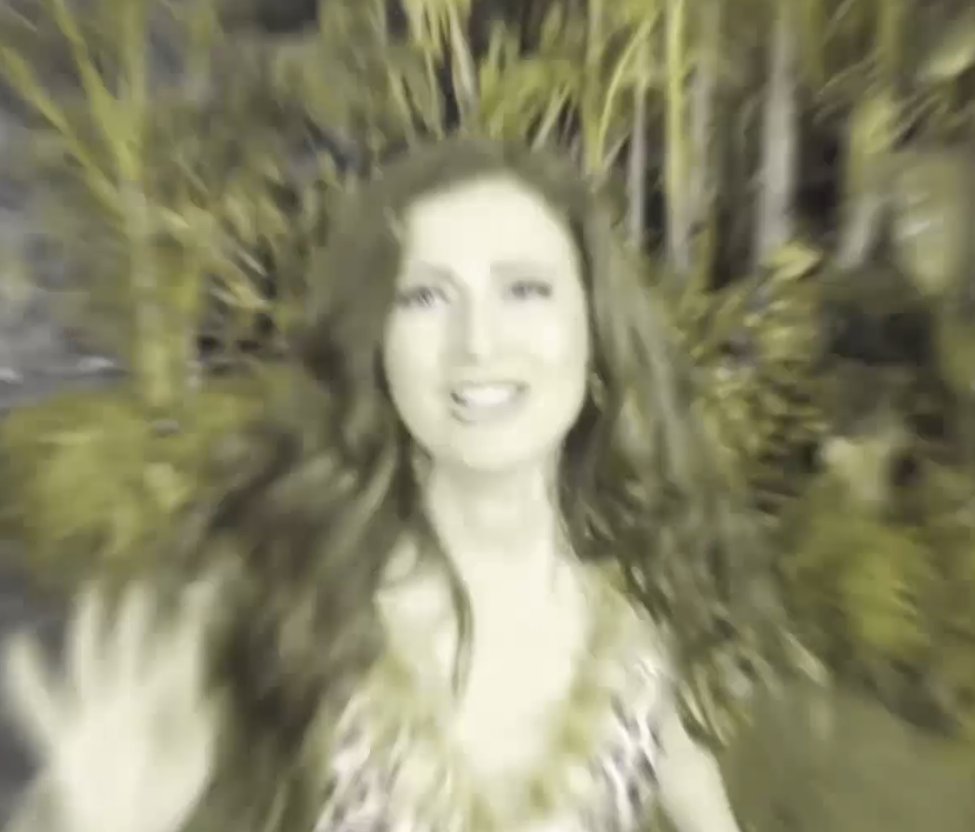 BBFeedsFairy's tweet photo. A velociraptor just pushed Rachel into a volcano #bb28 https://t.co/aKkbgevoyR