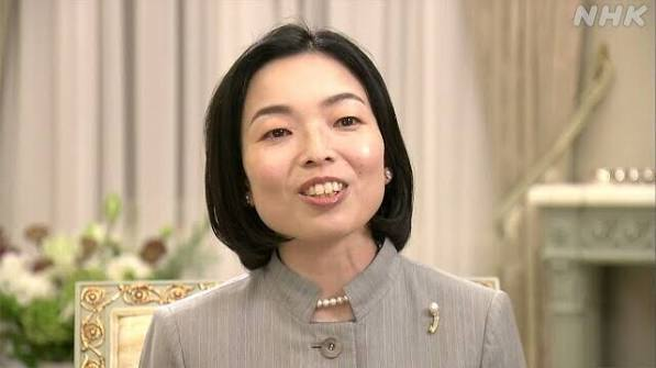 TomoMachi's tweet photo. 麻生太郎一族が皇室を今の天皇家から乗っ取る皇室典範改正法案が本日衆院で採決されます https://t.co/tXhuaObCrq