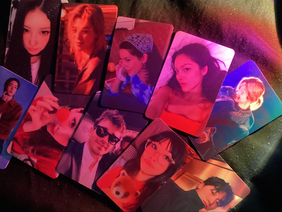 fvckobsessed's tweet photo. photocards q eu amo e peguei pra mim https://t.co/xEnvILIQqN