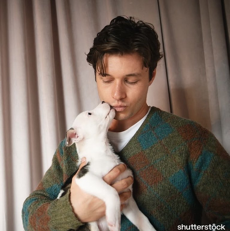 NickRobinsonBra's tweet photo. 📸 | Nick Robinson &amp; puppy 🥹 https://t.co/l04kfkp9w0