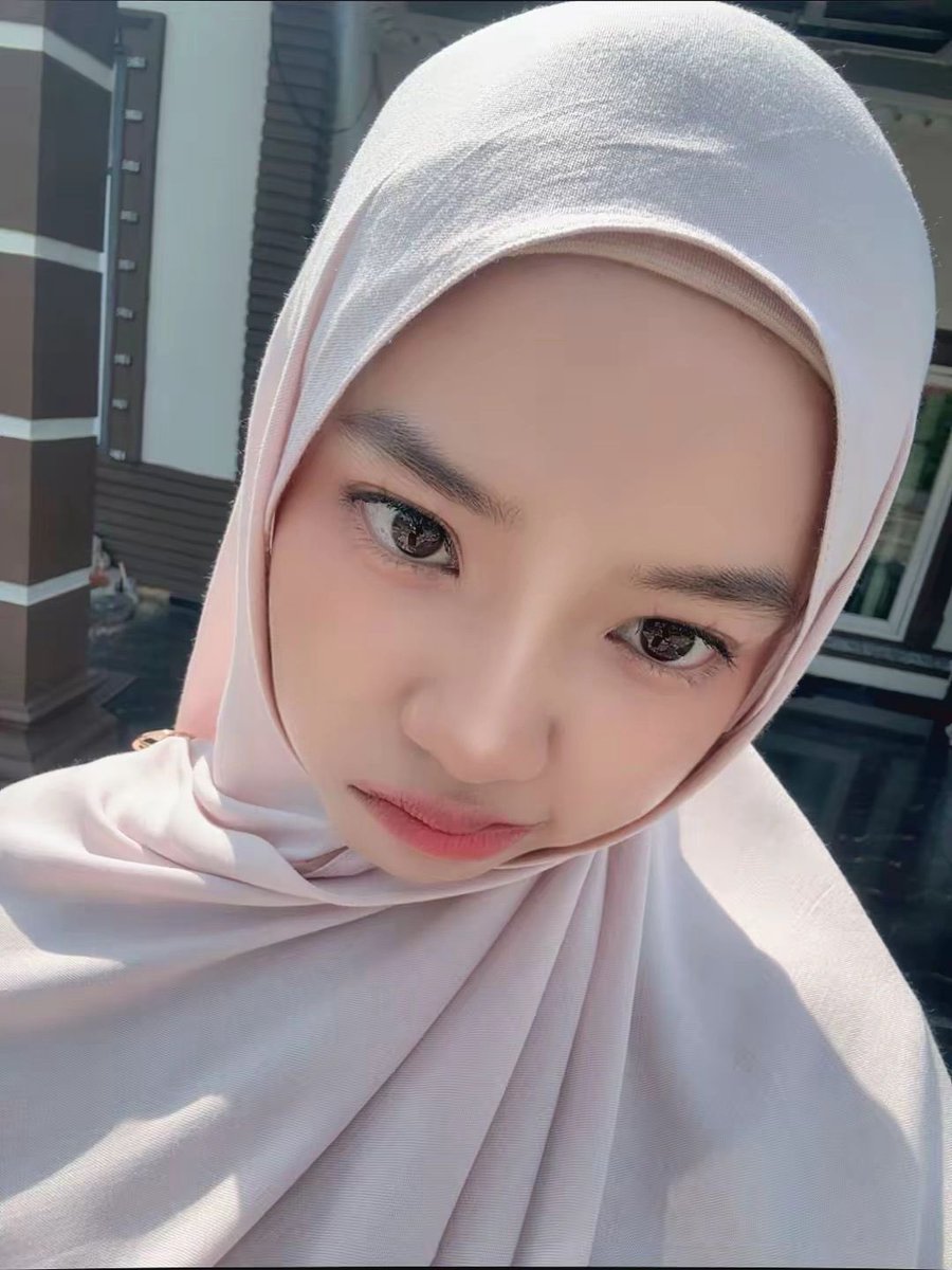 nanaj tweet media