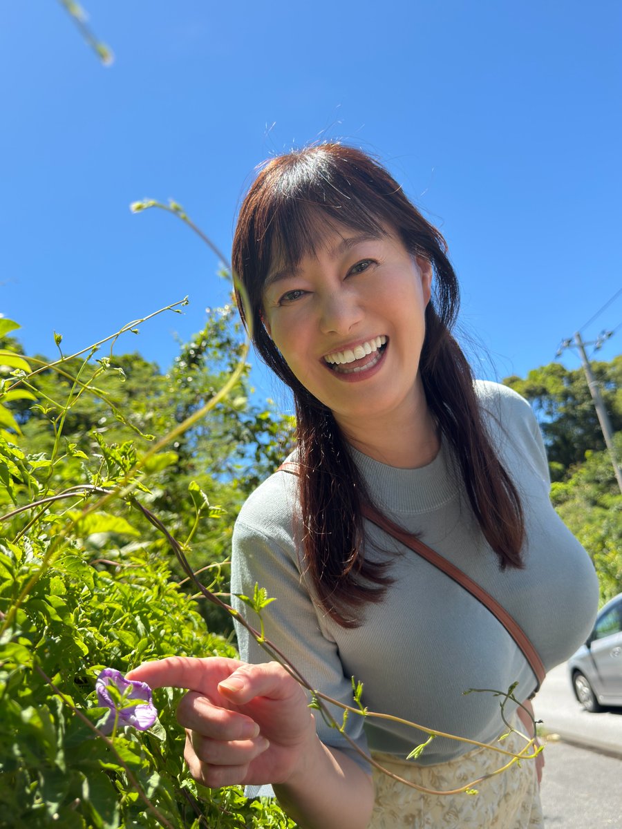 happyhappytomo1's tweet photo. おそよう🥳🥳
今日は頑張れ取材デイ😇😇😇😇
頑張るるるるるるるーーーーー❤️❤️❤️❤️❤️
#ラジオ　#沖縄　#アナウンサー https://t.co/ih3rKuRmFA