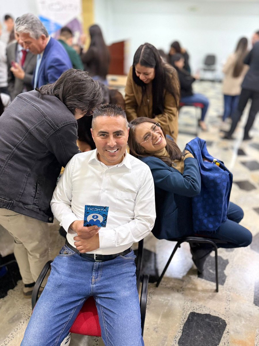 TICDATACo's tweet photo. Gobernar datos no es solo tecnología. Es criterio, estructura y decisión.

Así lo trabajamos en @Cremil_Co en un espacio dirigido por @GUSSROM con LEGO® Serious Play®.

¿Hablamos de cómo llevarlo a tu entidad?

#GobiernoDeDatos #TICDATA #TransformacionDigital #LEGOSeriousPlay https://t.co/ISCTUW59PV