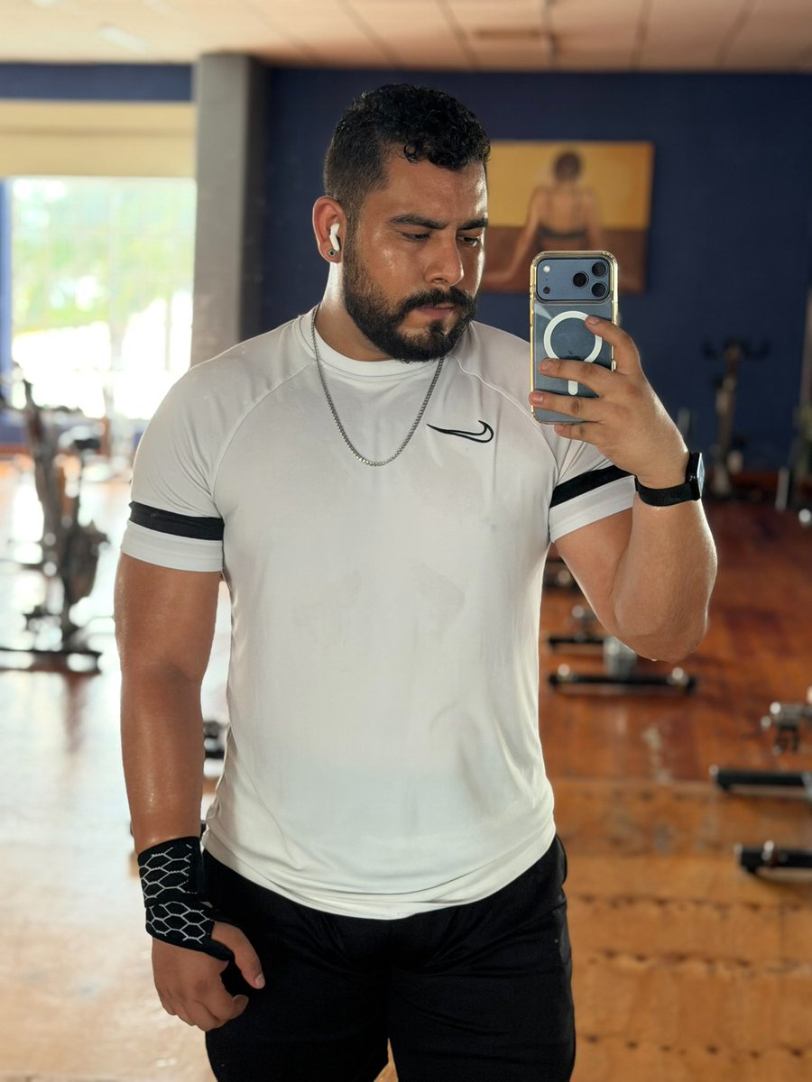 julio0nn's tweet photo. Aquí seguimos… 🤙🏼 https://t.co/YjsYflyXRu