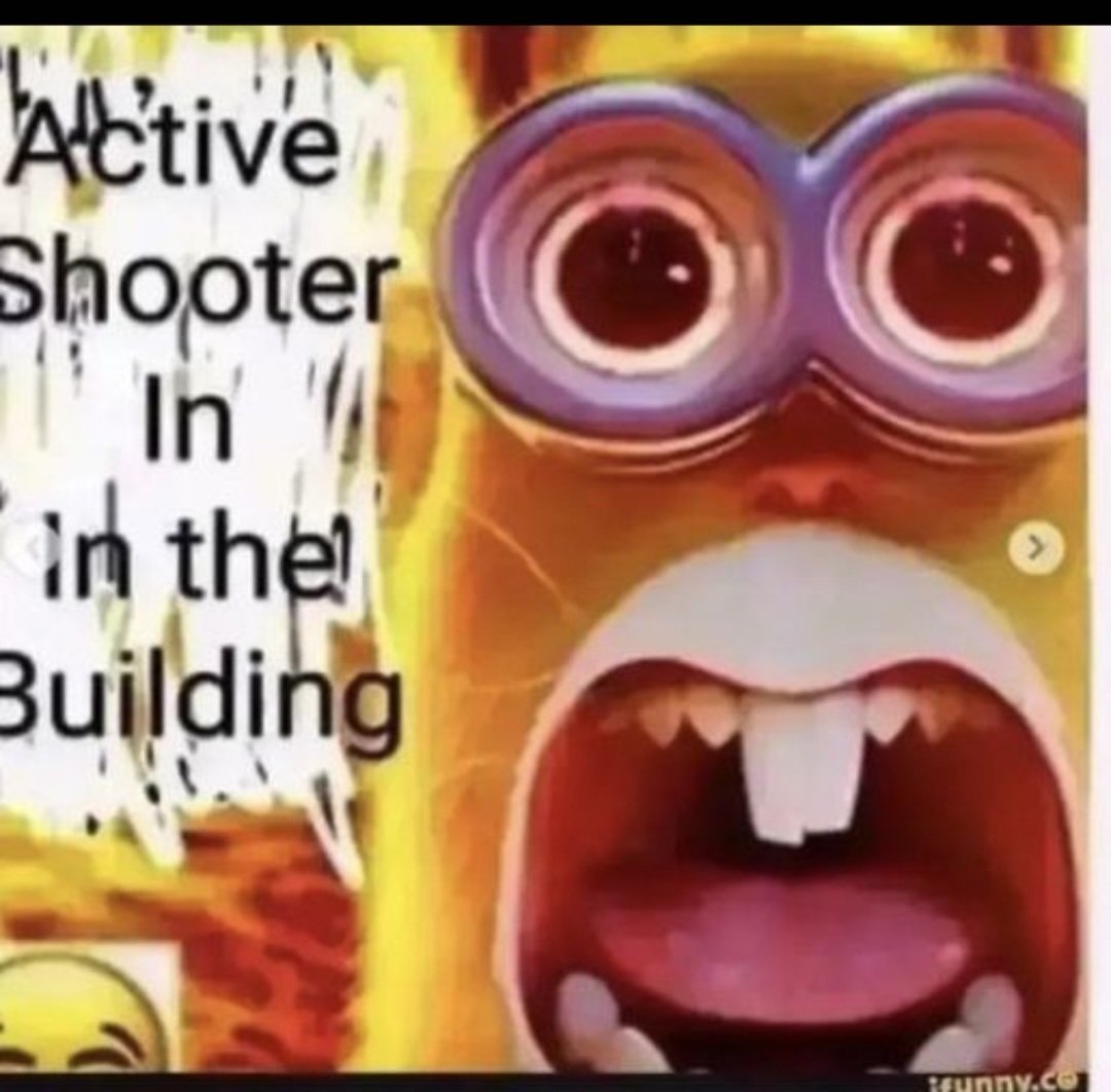 RikaFlaVR's tweet photo. ACTIVE SHOOTER IN THE BUILDING🚨🚨🚨 https://t.co/g2bpZ066aN