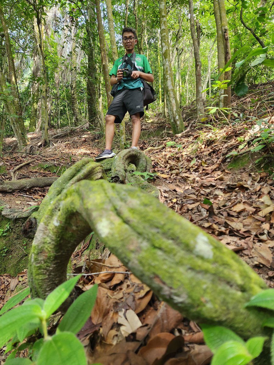 hedzrul's tweet photo. Dah bosan lari kita jadi geng paranormal lak https://t.co/9VwAVCBFey