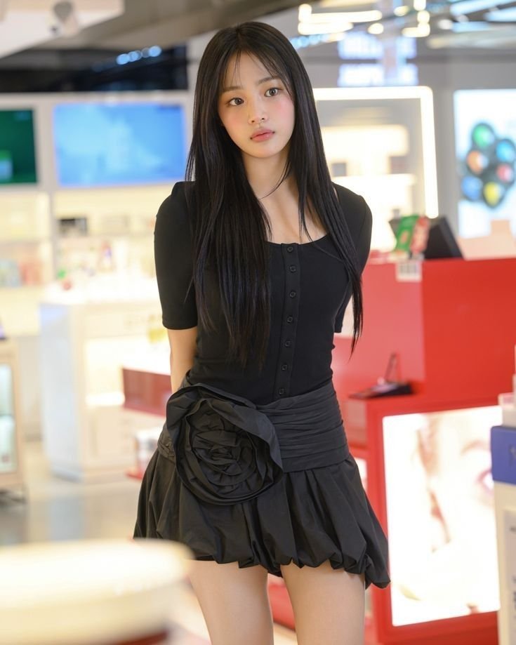 Oosunrae's tweet photo. Minji  𝜗𝜚 ࣪˖ ִ𐙚 https://t.co/udvLMK9NKW