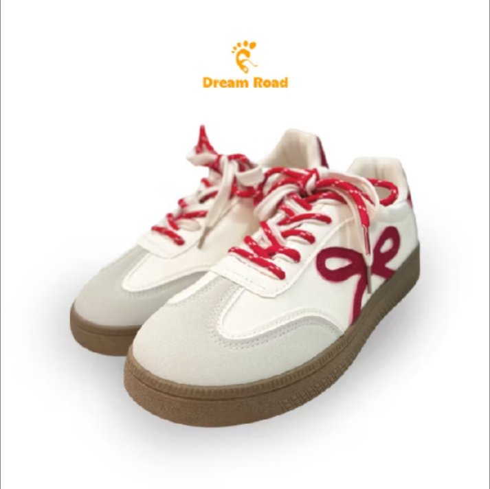 xuxixd4's tweet photo. buat yang suka outfit casual tapi tetep cute 👟🎀

sneakers ini gampang dipaduin sama outfit apa aja, detail pitanya juga lucu banget ✨

🔗 https://t.co/YygGmkxZ2n https://t.co/llIHX8TT2o