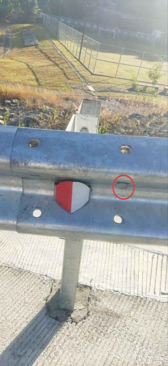 seeksixthsick's tweet photo. Ijin melaporkan min, perihal hilangnya bbrp baut-mur pengait besi pengaman di jln baru penghubung Sleman - Gunungkidul Kel. Sambirejo Prambanan, Sleman. dibbrp titik pengait ada baut-mur yang hilang. bahkan ada di salah satu titik hanya disisakan 1 baut-mur saja. @merapi_uncover https://t.co/yBqQiZqw6o