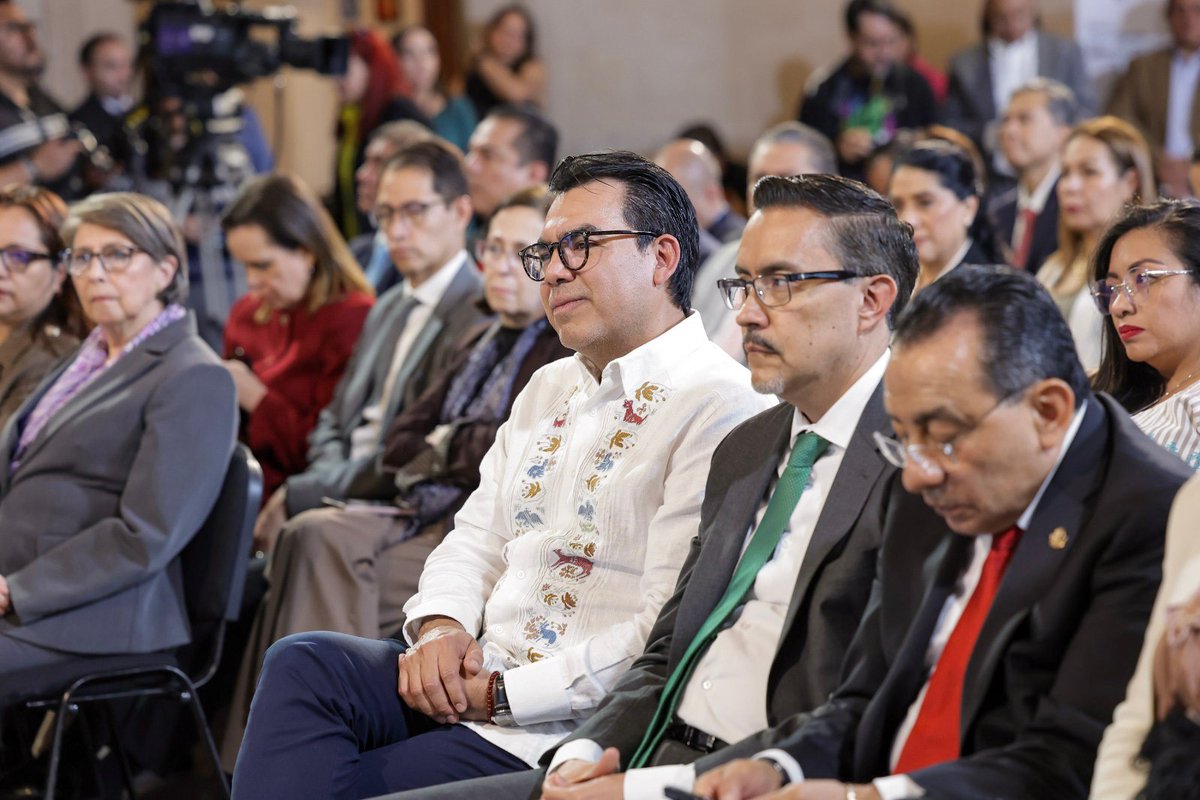 JAlbertoG_R's tweet photo. #DiálogoInterinstitucional | Como integrante del Órgano de Administración Judicial (@OAJ_Mex), esta tarde asistí a la firma del Convenio Marco de Colaboración entre la Suprema Corte de Justicia de la Nación (@SCJN), la Fiscalía General de la República (@FGRMexico), el Órgano de Administración Judicial y el Instituto Nacional de Ciencias Penales (@INACIPE).

Este esfuerzo conjunto tiene como objetivo fomentar la procuración e impartición de justicia a través de una sólida colaboración interinstitucional. 

Expreso mi reconocimiento a quienes suscribieron este Convenio, el Ministro @HugoAguilarOrti , Presidente de la SCJN; Lic. @ErnestinaGodoy_ , Fiscal General de la República; Mtro. Néstor Vargas Solano (@NVS_), Presidente del OAJ, y a quienes formaron parte del mismo.