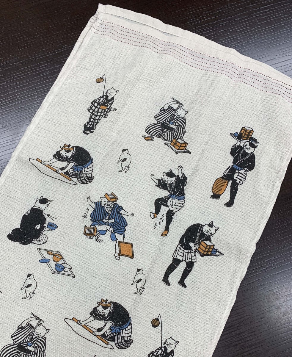 ukiyoeota's tweet photo. 猫の蕎麦屋さん手ぬぐい。ご好評のため、品切れとなるおそれがありましたが、製造元のコンテックスさん(今治のタオルメーカー)@kontex_towelのご尽力により、追加生産が到着しました。太田記念美術館受付にて税込1,000円にて販売しています。「アニマル＆モンスター」展、前期は7/20まで。 https://t.co/IJ5mnyWHOA