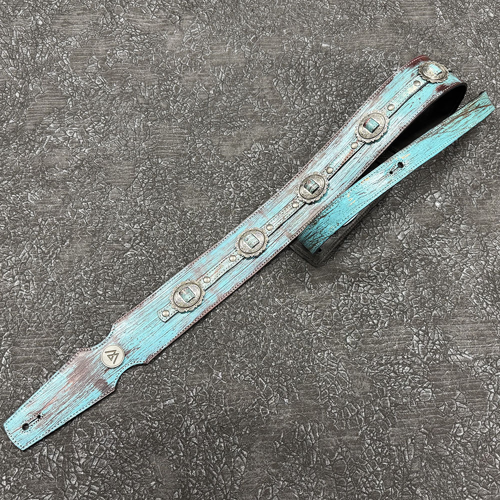 MJ_Online_Store's tweet photo. 【アウトレット品】
『#LAMANTA Texas Heavy Relic』
レザー本体にシワや汚れ箇所(※裏面に塗装液付着箇所)があるため、数量限定のアウトレット・スペシャルプライス品にてご提供いたします。
↓ご注文はこちらから↓
https://t.co/D9NNuiy8vR
#レザーストラップ #ラマンタ #スペシャルプライス品 https://t.co/TIu9ejXPgu