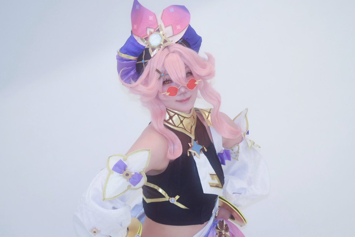 sua_cos's tweet photo. Cosplay／原神　コスプレ
　　💰ドリー・サングマハベイ💰

　　ついて来てくださいまし、
　　　　　モラは待ってくれませんわ。

📸➜@tebamoto_tori 
 #アコスタ池袋  #原神コスプレ https://t.co/PDCSP6w0b1
