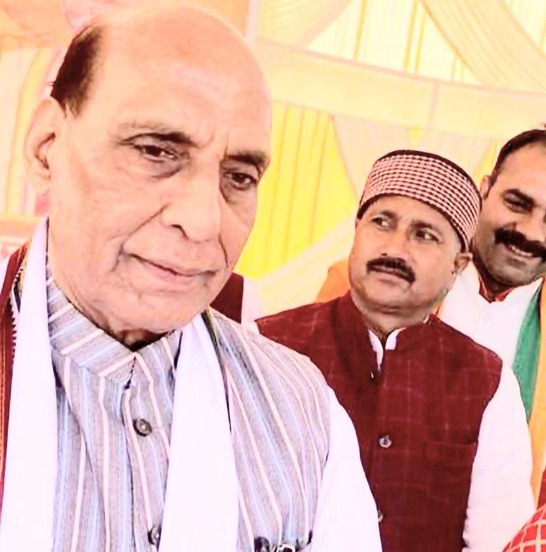 SurendrasingBJP's tweet photo. ओजस्‍वी वक्‍ता, जनप्रिय नेता, कर्तव्‍यनिष्‍ठ व्‍यक्तित्‍व के धनी व कार्यकर्ताओं के प्रेरणास्रोत, उत्तर प्रदेश के पूर्व मुख्यमंत्री एवं देश के यशस्वी मा. रक्षामंत्री श्री @rajnathsingh जी आपको जन्मदिन की हार्दिक बधाई एवं शुभकामनायें। 
आप के स्वस्थ व दीर्घायु की मंगल कामनाएं l https://t.co/xlgjvHtagd
