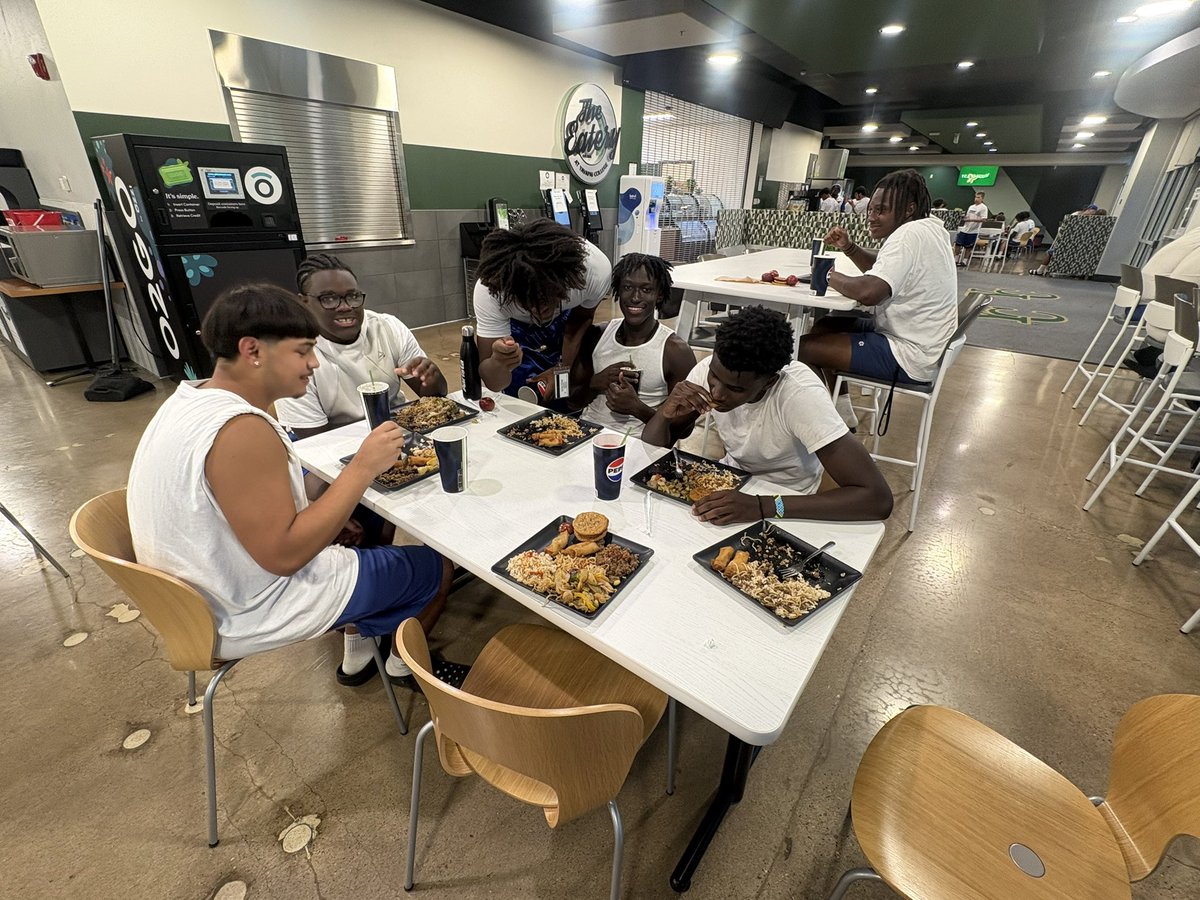 DobsonFootball's tweet photo. Dinner was awesome! 
@CoachNewcombe @DobsonAthletics https://t.co/ZQltG4qMO9