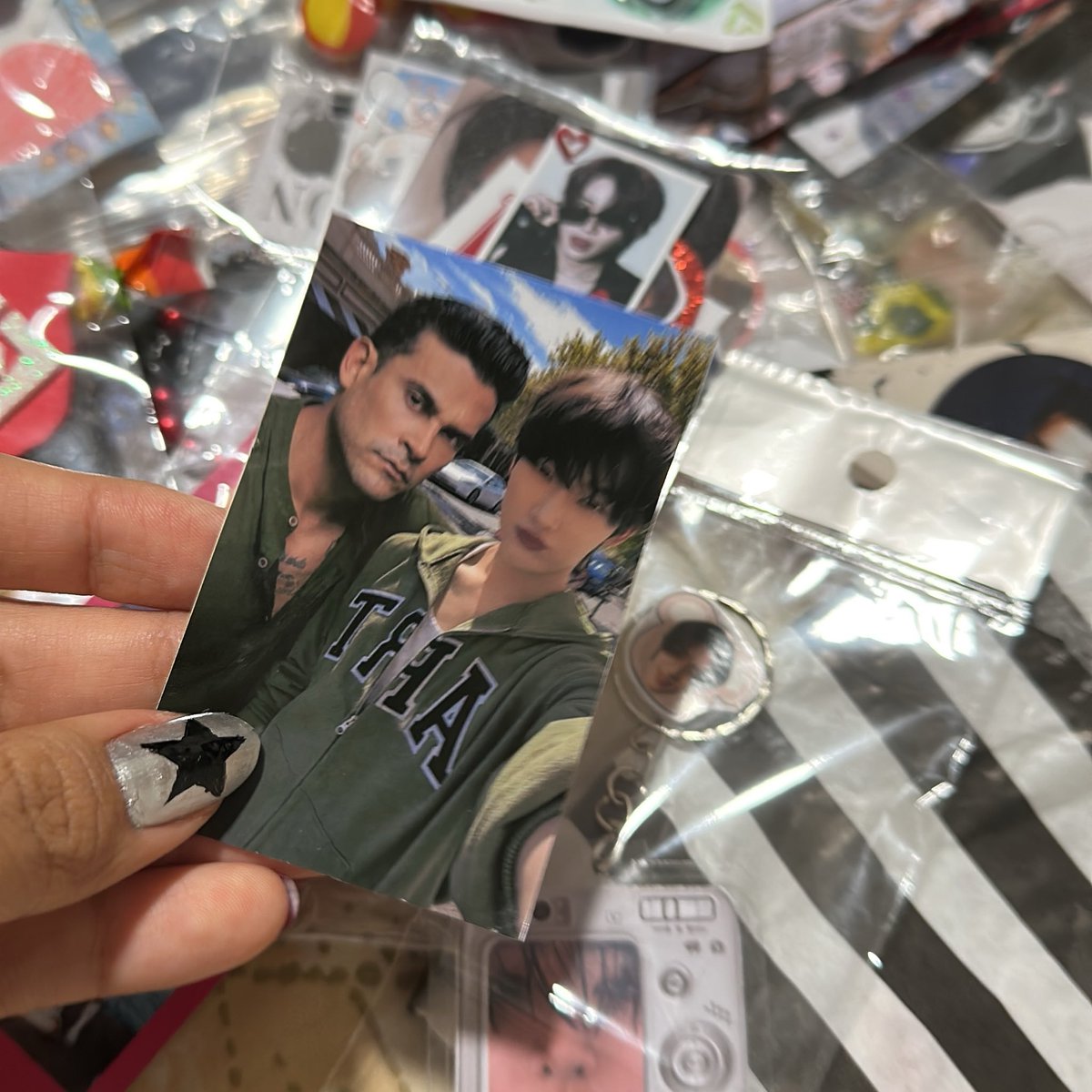 hihizlandia's tweet photo. estaba viendo mis freebies con mi mamá y de la nada veo esto AJAJAJAJ https://t.co/8Cth3SHo61