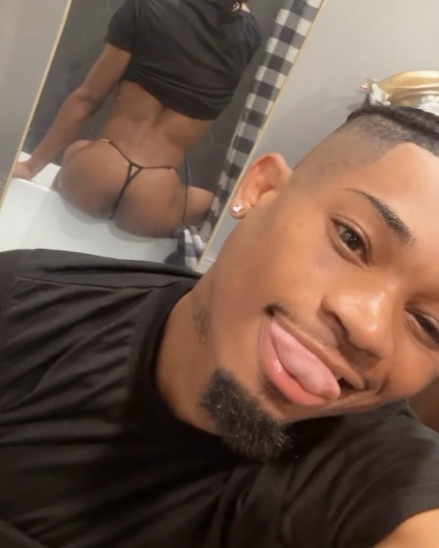 pookiethestalli's tweet photo. Slim but thick too! https://t.co/v0nf1Nkh9Y