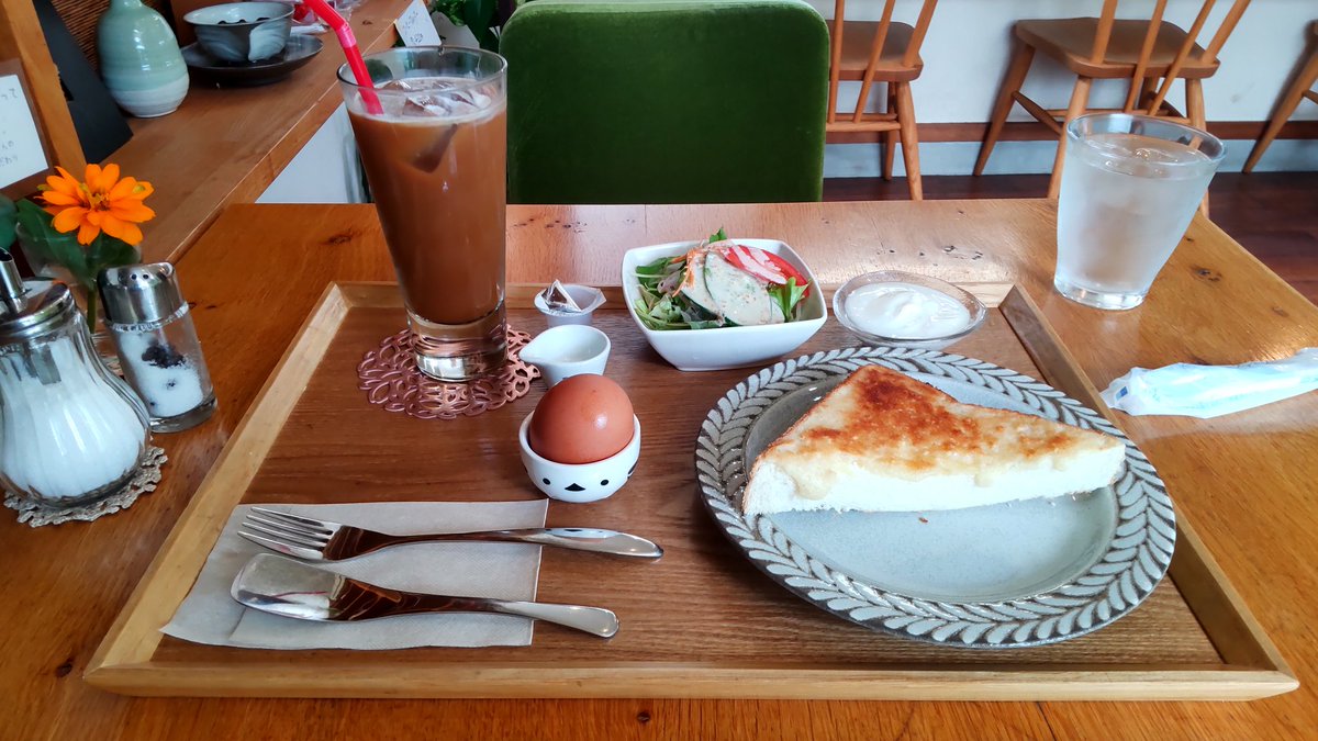 L23WlQy4Uy3NamM's tweet photo. 仕事帰りに #Mcafe で朝ごはん🍞🥤🥗
梅雨が明けたとたんに、ものっそ暑い🥵🥵
家で豆乳を常備してますが、1リットルのパックがあっちゅー間になくなる
飲んだら飲んだでトイレ近くなって寝てる時に1、2回起きるしまつ😰
まだ、夏始まったばかりですが、あっついのはもういりません
#丹波市柏原町 https://t.co/I4BTEsidPS