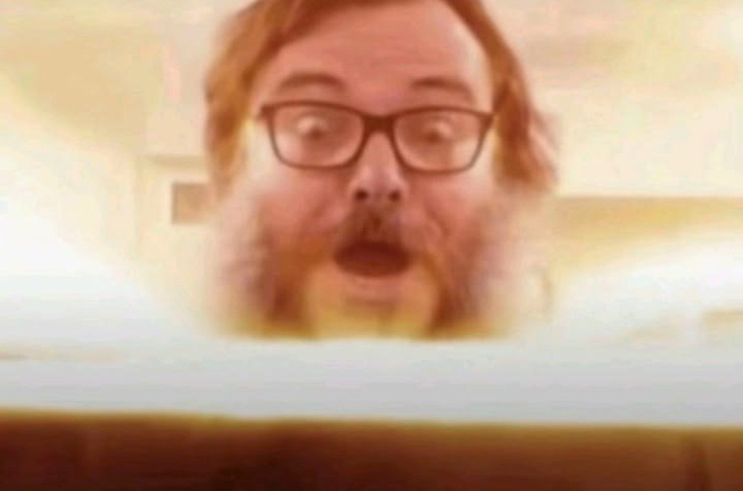 Clovmoon's tweet photo. yo cuando descubro una serie de 10 temporadas con la que puedo almorzar : https://t.co/vJZdjq1HUx