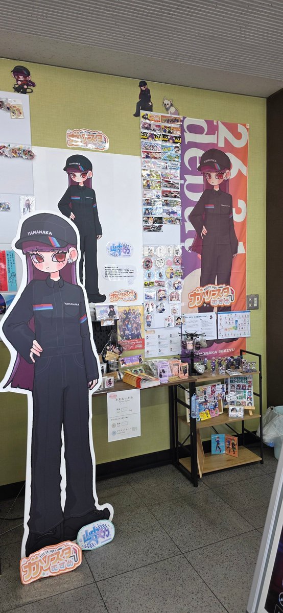 Nukky_7's tweet photo. 寄り道ガソスタと看板娘 https://t.co/PKkzQUevFC