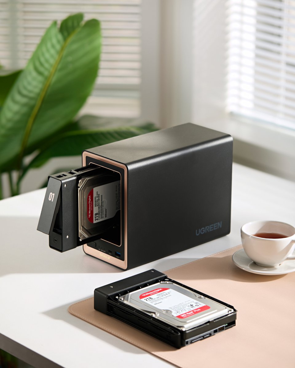Ugreen_de's tweet photo. Dein Speicher. Deine Möglichkeiten. 
🚀  Entdecke die UGREEN NAS DXP2800 GT – kompakt im Design, stark in der Leistung.  Mit Unterstützung für HDDs, zwei M.2-NVMe-Slots für blitzschnelle Performance und U.2-SSD-Kompatibilität bietet sie dir maximale Flexibilität für deine Daten.  
Elegant. Leistungsstark. Zukunftssicher. 
Die neue Generation deines persönlichen Speichers ist da.
 #UGREEN #UGREENNAS #DXP2800GT