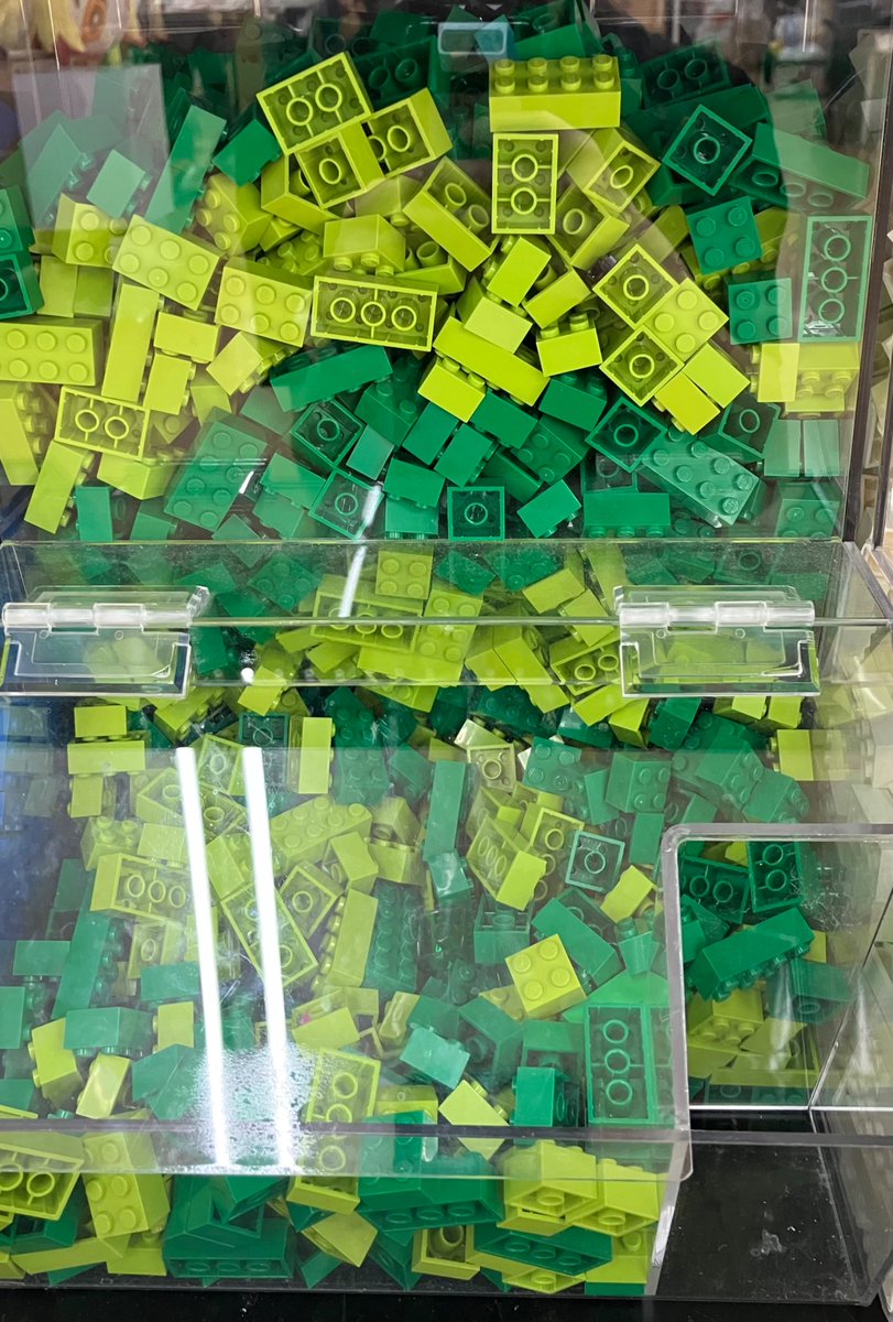 bookoff_OP_HO's tweet photo. LEGO詰め放題コーナー🧱
大量補充しました✨✨
黒&amp;グレー、緑&amp;黄緑追加してます‼️

#BOOKOFF
#BSB横浜東戸塚オリンピック店
#LEGO
#レゴ https://t.co/fyt1FcrWN1