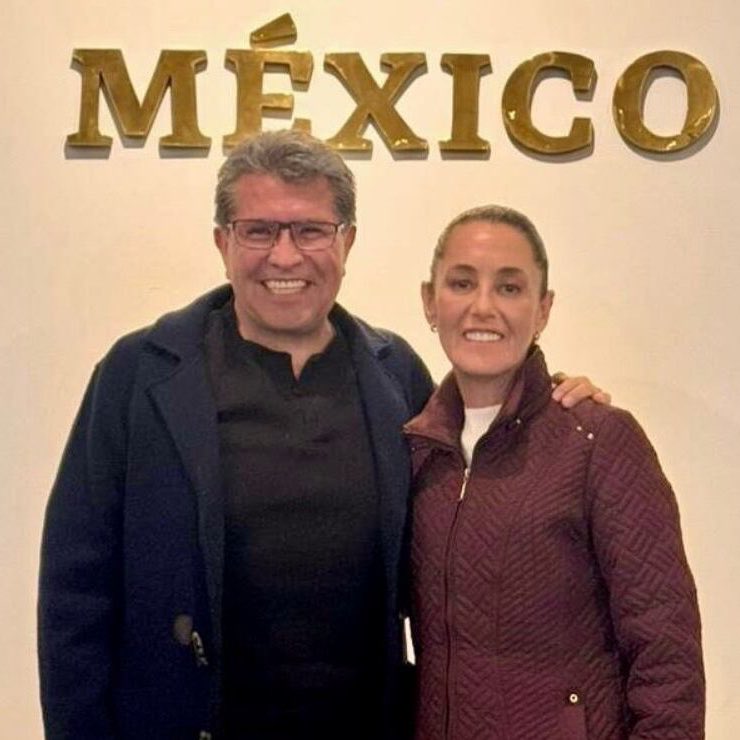 Juan_OrtizMX's tweet photo. 🗳️📌 MORENA SE ALISTA PARA VOTAR LÍMITES EN REDES SOCIALES Y LA IA 

Morena ya definió sus prioridades legislativas para el próximo periodo de sesiones.

Y entre ellas aparece la regulación de redes sociales y el uso de inteligencia artificial. 

El documento señala que el objetivo será discutir el funcionamiento, control, riesgos y beneficios de la IA.

También el impacto de las redes sociales en la salud mental y la adicción digital en niñas, niños y adolescentes. 

No es una sorpresa.

Sheinbaum ya había dicho que este debate comenzaría después de la final del Mundial, el 19 de julio.

Y ahora ya aparece como prioridad legislativa de Morena. 

Pero no es el único tema.

También buscarán discutir un paquete anticorrupción, una ley sobre injerencia extranjera, bienestar animal, el Paquete Económico 2027, regulación de seguros, comunicaciones publicitarias, reclutamiento forzado y combatir la trata de personas.