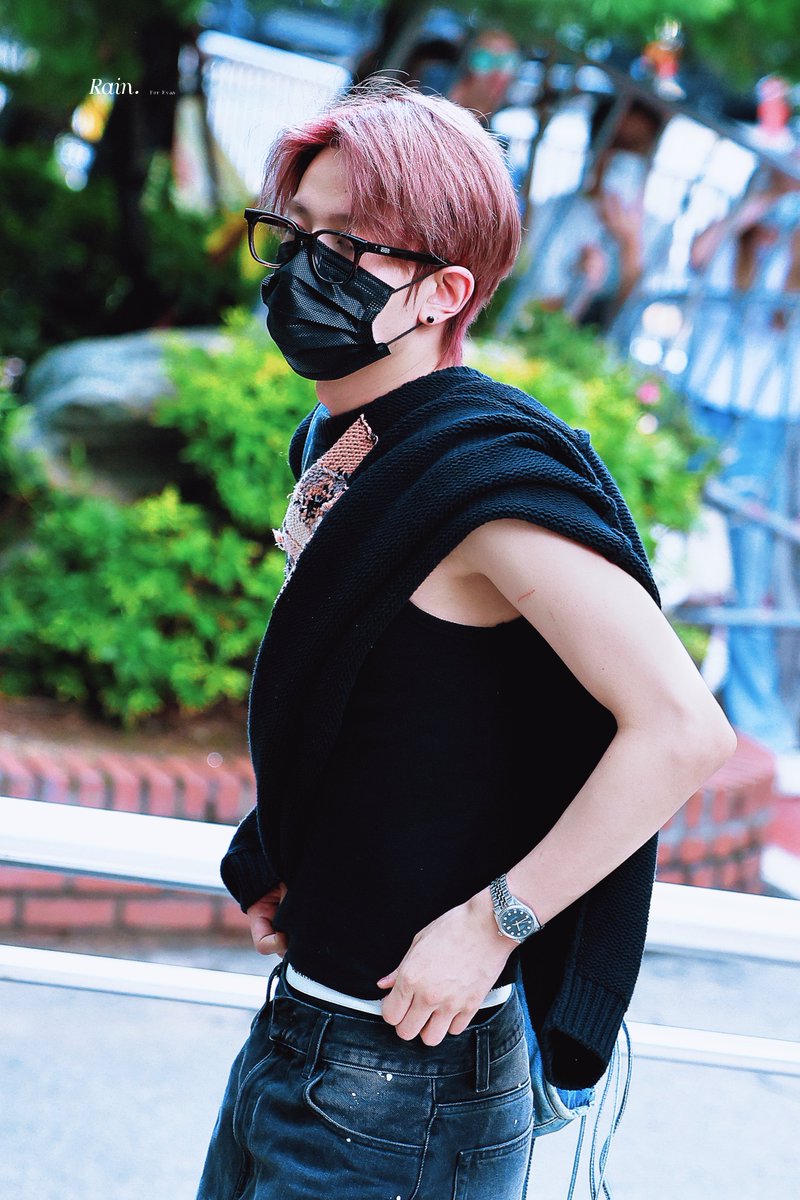 RAIN_011015's tweet photo. 260710

#EVAN #에반 #HEESEUNG #희승 #ヒスン https://t.co/D7Rkl8EKKa
