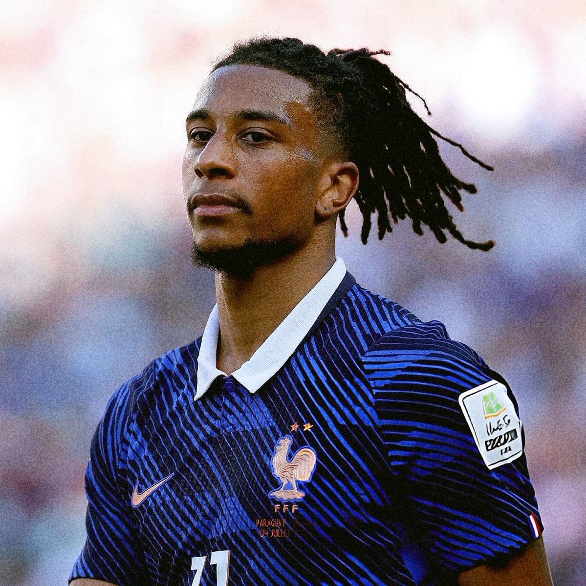 mat__andrade's tweet photo. estou completamente com hiperfoco nesse francês, gostoso, bissexual e autista que é o michael olise 

abençoado seja a frança por ter nos dado essa beleza de homem 🇫🇷🫦 https://t.co/FK2e4xpzV5