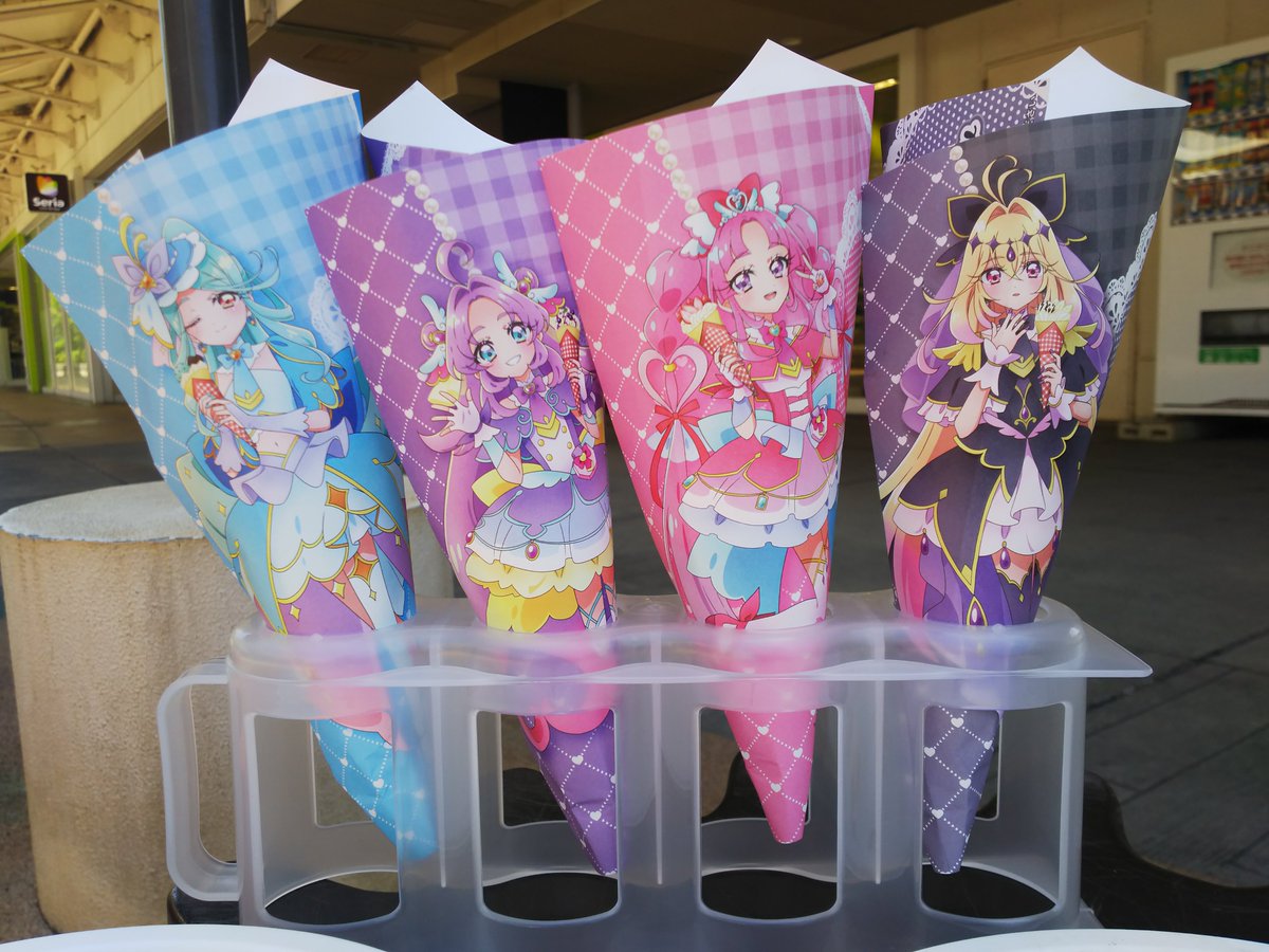nizakana2424's tweet photo. 名探偵プリキュア！×マリオンクレープコラボ、昨年と同様ソヨカふじみ野店にて無事４本同時食いに成功…先週ラーメン富士丸のブタメン普通（麺茹で前４００ｇ）を完食した時より腹パンですorz

#マリオンクレープ
#たんプリ
#precure https://t.co/9PT1vJTSGC