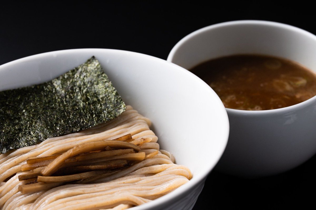 men_eiji's tweet photo. ＼＼　 \ 　/ 　／／

　つけBUTO

／／　 /　 \　 ＼＼

冷たい麺が美味しい気温ですね！

小麦の香り豊かな自家製太麺と

魚介の旨みたっぷりの濃厚なつけダレを

お楽しみください！！

本日もよろしくお願いいたします！！

🕚11:00-15:00、17:00-21:00(Lo各15分前) https://t.co/548i9Z5usd