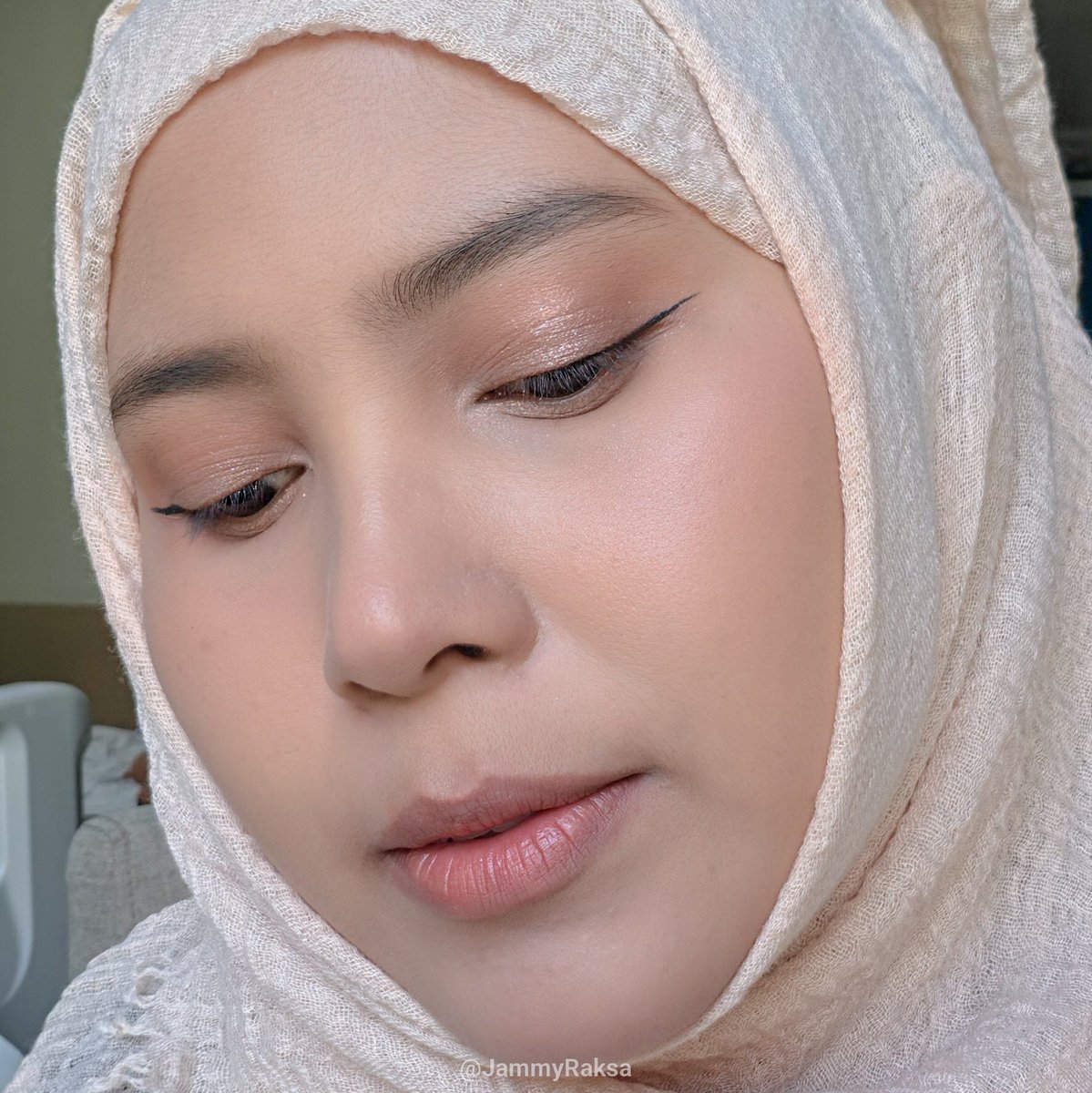 JammyRaksa's tweet photo. เล็งมานานแล้ว #odbo Iconic Eyeshadow Palette✨️ #02 Coral Spring🧡พาเลตต์อายแชโดว์ 6 เฉดสี โทนสีส้มคอรัล ส้มพีชและชมพูอบอุ่น เหมาะกับสายเกามากๆ ดูสดใส มีชีวิตชีวา มีทั้งเนื้อแมตต์เนียนนุ่มและเนื้อชิมเมอร์ กลิตเตอร์ เม็ดสีชัดเจน เกลี่ยง่าย ไม่เป็นคราบ พาเลทเดียวแต่งได้หลายลุค https://t.co/yTf0dQZITf