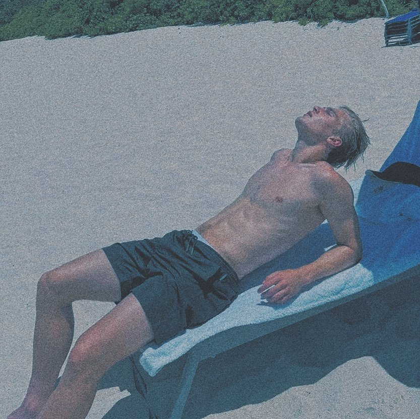 BlndBll's tweet photo. 🐠✨

             — Enjoying the heat and the beach — https://t.co/pmrxMOg516