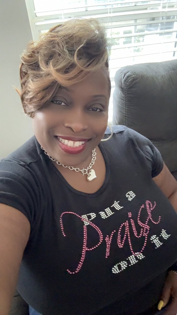 divadawgtroy73's tweet photo. Just saying hello 👋🏾!! https://t.co/tZ3j0otKlD