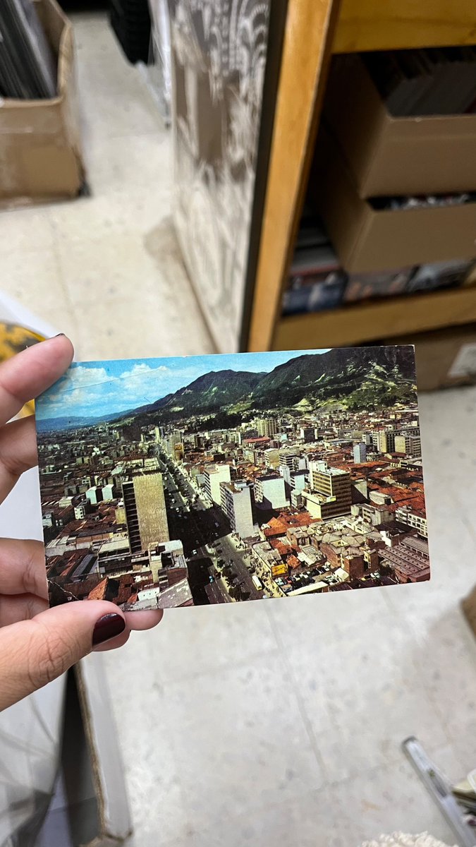 knowlesnati's tweet photo. achei esse postal em um sebo… por onde será que andam? ainda vivos? ainda em São Paulo e em Bogotá? https://t.co/rYyq5a0kK3